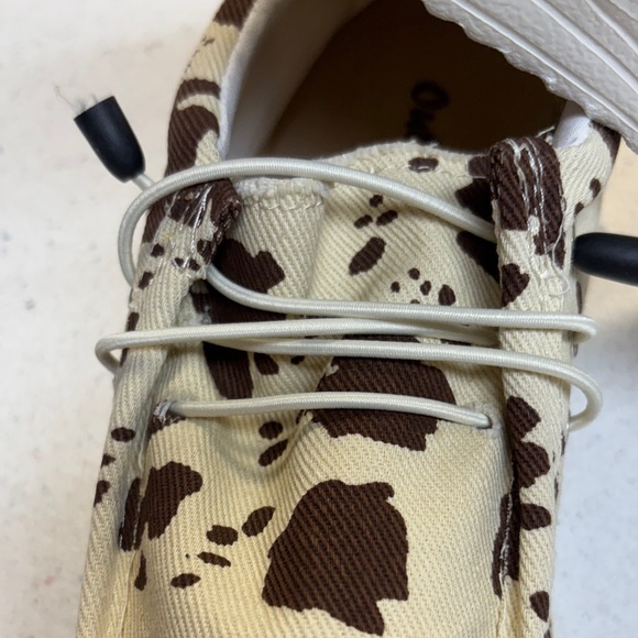 Outwoods Brown and White Casual Shoes - Picture 6 of 9